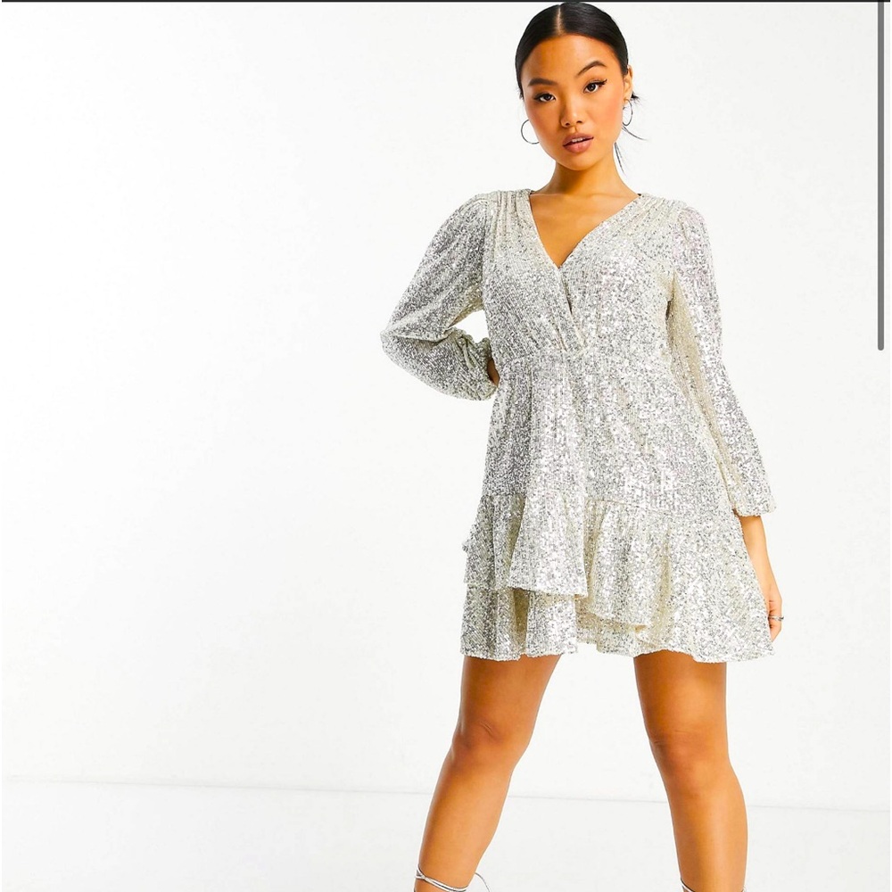 NWT Ever New Melbourne CeCe Sequin Flip dress Size 10